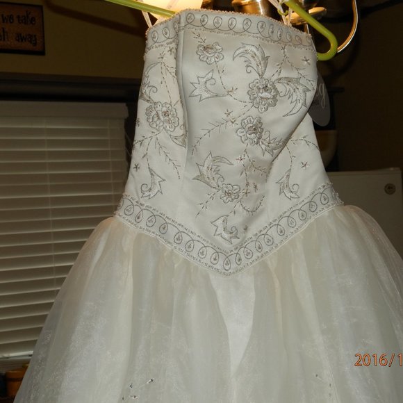 nwt oleg cassi wedding dress and accessories - Picture 12 of 15
